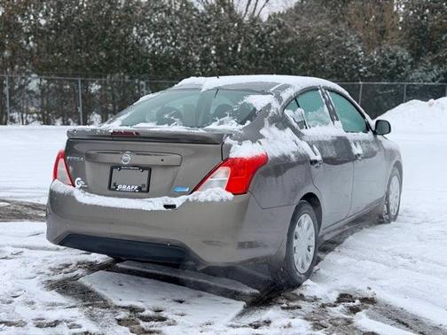 2015 Nissan Versa 1.6 S+