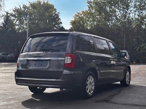 2015 Chrysler Town & Country Touring
