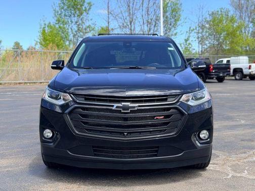 Mosaic Black Metallic 2021 Chevrolet Traverse RS