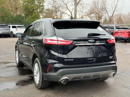 Black 2020 Ford Edge SEL
