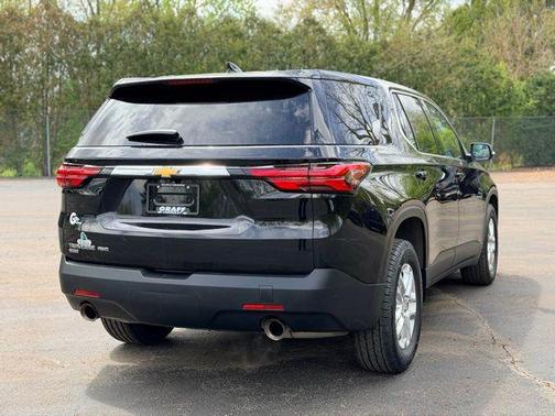 Mosaic Black Metallic 2024 Chevrolet Traverse Limited LS