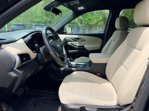 Mosaic Black Metallic 2024 Chevrolet Traverse Limited LS