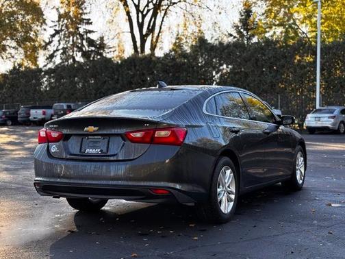 2017 Chevrolet Malibu 1LT