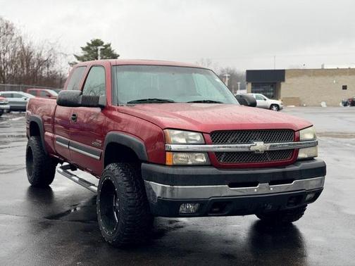 2004 Chevrolet Silverado 2500 LS H/D Extended Cab