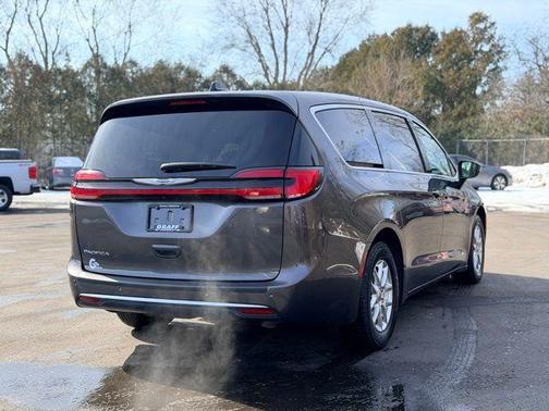 2023 Chrysler Pacifica Touring-L