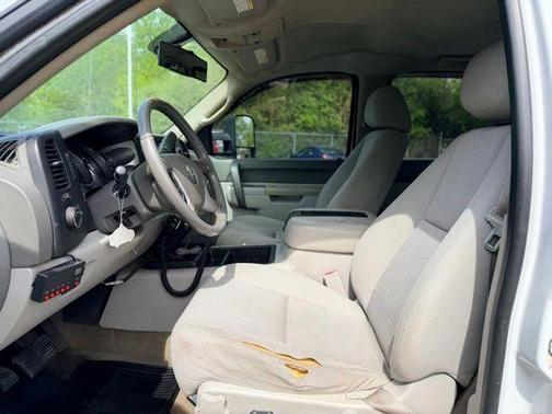 Summit White 2011 GMC Sierra 2500 SLE
