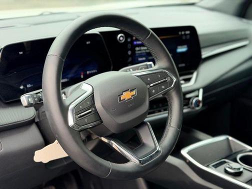 Summit White 2026 Chevrolet Equinox LT