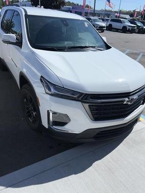 2023 Chevrolet Traverse LT Cloth