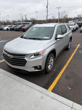 2021 Chevrolet Traverse LT Cloth
