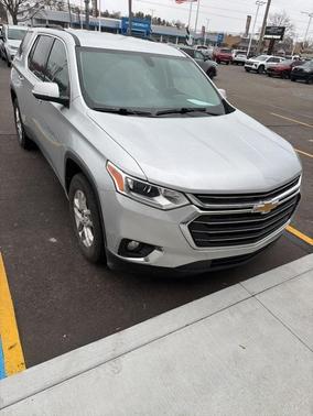 2021 Chevrolet Traverse LT Cloth