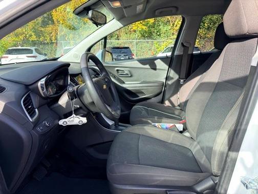 2022 Chevrolet Trax LS