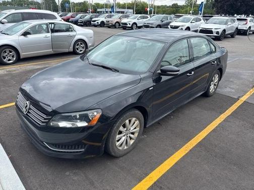 2014 Volkswagen Passat 1.8T Auto Wolfsburg Ed