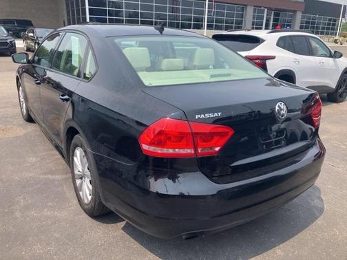 2014 Volkswagen Passat 1.8T Auto Wolfsburg Ed