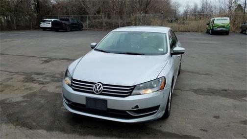 2014 Volkswagen Passat 1.8T Auto Wolfsburg Ed