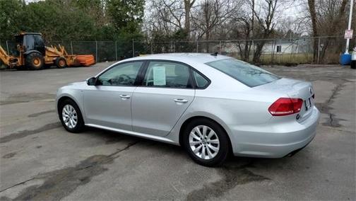 2014 Volkswagen Passat 1.8T Auto Wolfsburg Ed