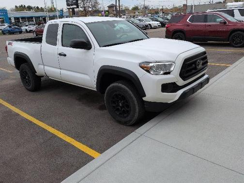 White 2022 Toyota Tacoma SR