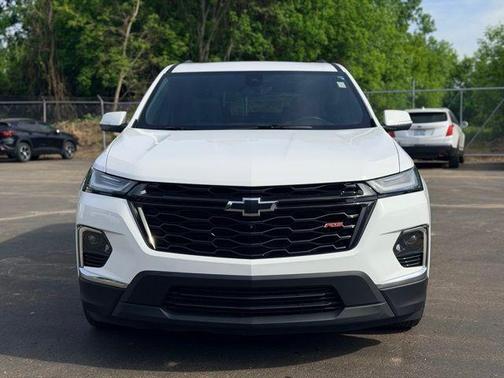 Summit White 2023 Chevrolet Traverse RS