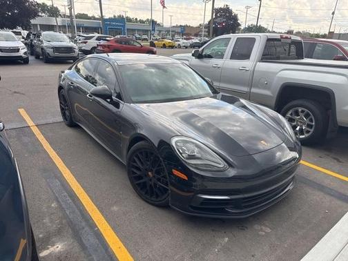 2018 Porsche Panamera Base