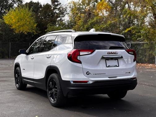 2024 GMC Terrain AT4