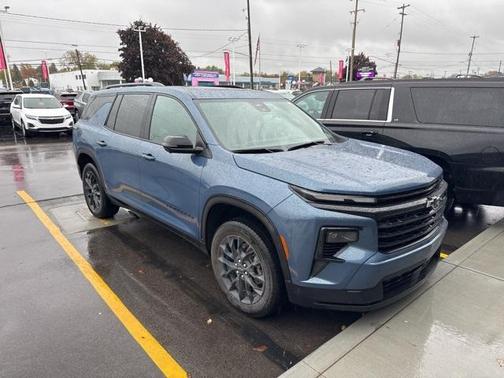 2024 Chevrolet Traverse LT
