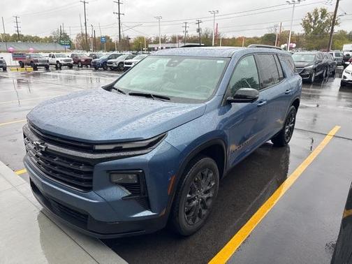 2024 Chevrolet Traverse LT