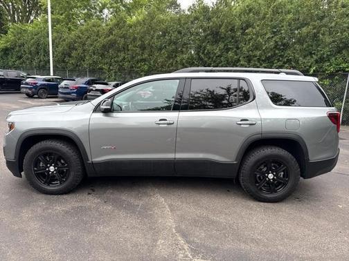2023 GMC Acadia AT4