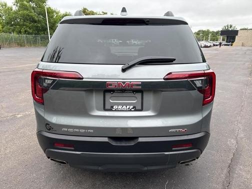 2023 GMC Acadia AT4