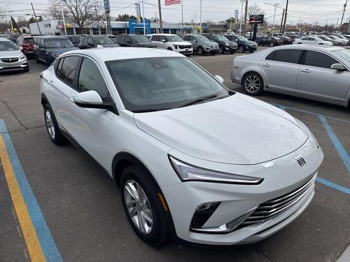 Summit White 2024 Buick Envista Preferred