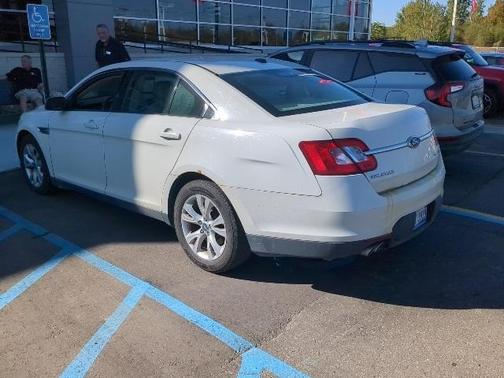2011 Ford Taurus SEL