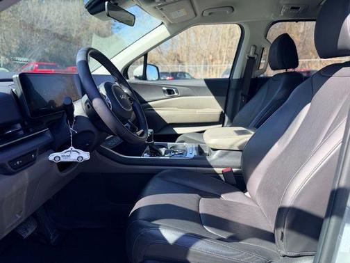 2025 Kia Carnival EX