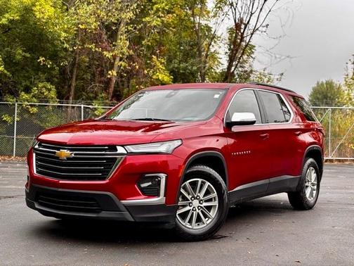 2022 Chevrolet Traverse LT Cloth