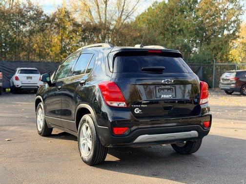 Mosaic Black Metallic 2021 Chevrolet Trax LT