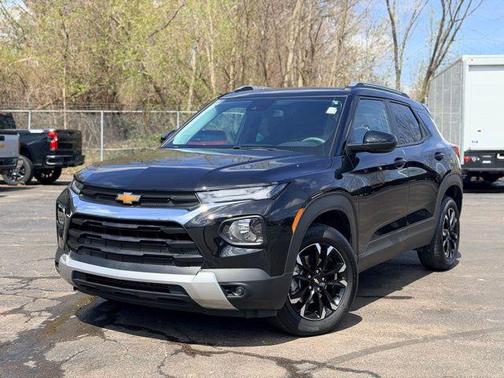 Mosaic Black Metallic 2023 Chevrolet Trailblazer LT