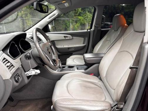 2010 Chevrolet Traverse LT