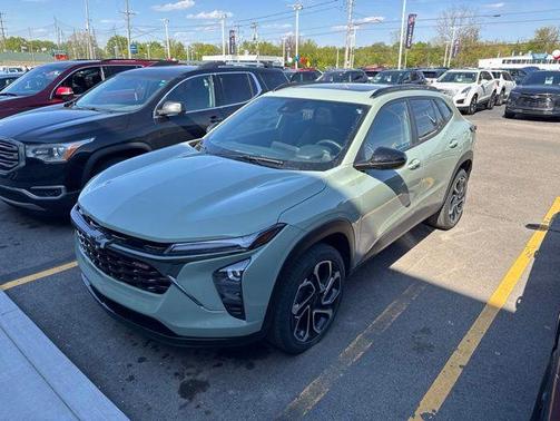 Green 2024 Chevrolet Trax 2RS