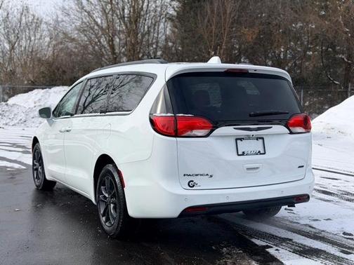 2020 Chrysler Pacifica Launch Edition
