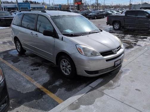 2005 Toyota Sienna CE