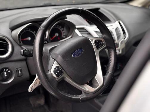 2012 Ford Fiesta SEL