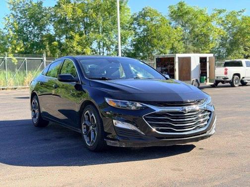 Mosaic Black Metallic 2022 Chevrolet Malibu LT