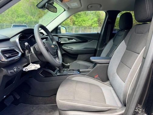 Mosaic Black Metallic 2023 Chevrolet Trailblazer LT