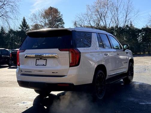 2022 GMC Yukon SLT