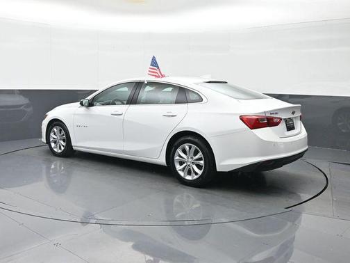Summit White 2024 Chevrolet Malibu FWD 1LT