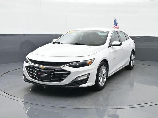 Summit White 2024 Chevrolet Malibu FWD 1LT