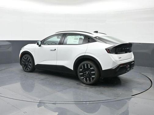 2026 Nissan Leaf PLATINUM+