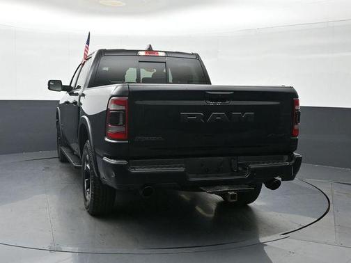 Diamond Black Crystal Pearlcoat 2022 RAM 1500 Rebel