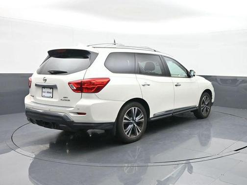 2019 Nissan Pathfinder Platinum