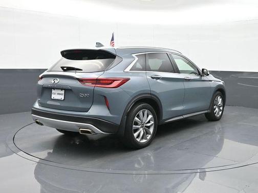 2022 INFINITI QX50 LUXE AWD