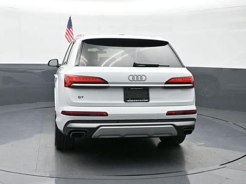 2025 Audi Q7 55 Premium Plus