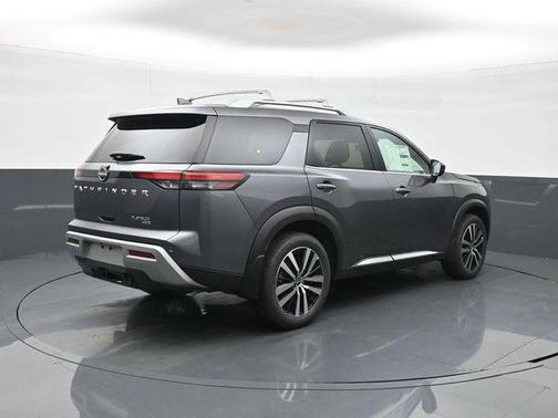 2025 Nissan Pathfinder Platinum 4WD