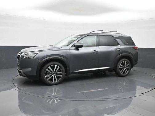 2025 Nissan Pathfinder Platinum 4WD